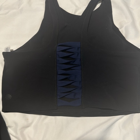 Athleta workout or athleisure outfit - Picture 2 of 5